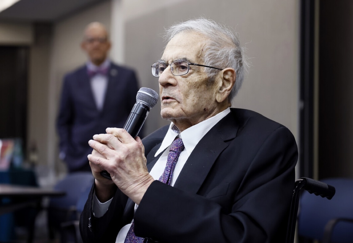 Barney Frank, entering hospice care, embarks on a final act: Taking on the left