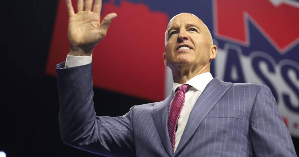 Mike Minogue wins Mass. GOP endorsement for governor in a landslide