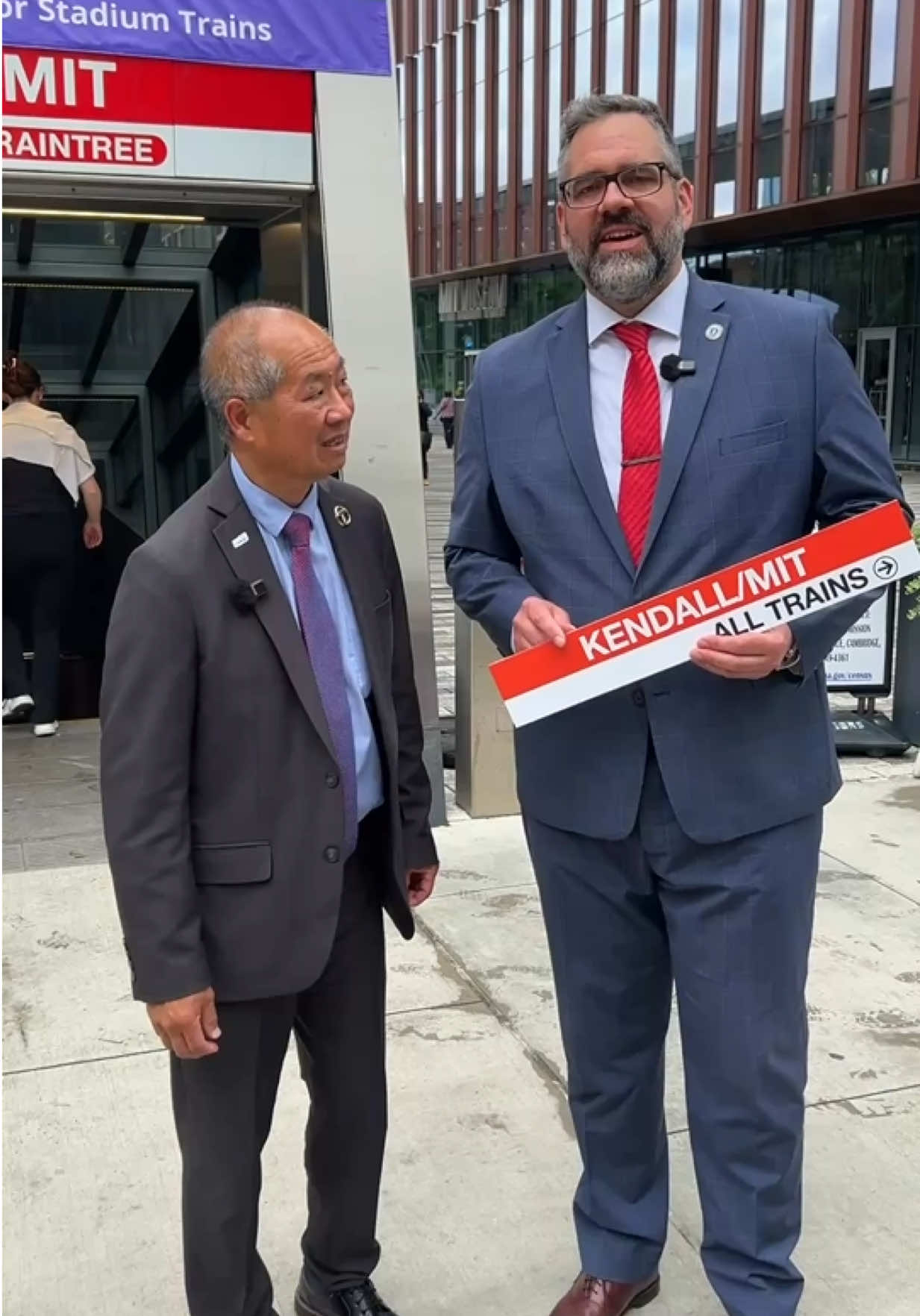 I recently joined with Gov. Healey and MBTA GM and MassDOT Secretary Phil Eng to cut the ribbon on two new Red Line station head houses in Kendall Square. 
