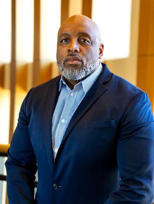 Top Boston school exec's tryst with teachers' union VP raises eyebrows as district reels from huge pay increase