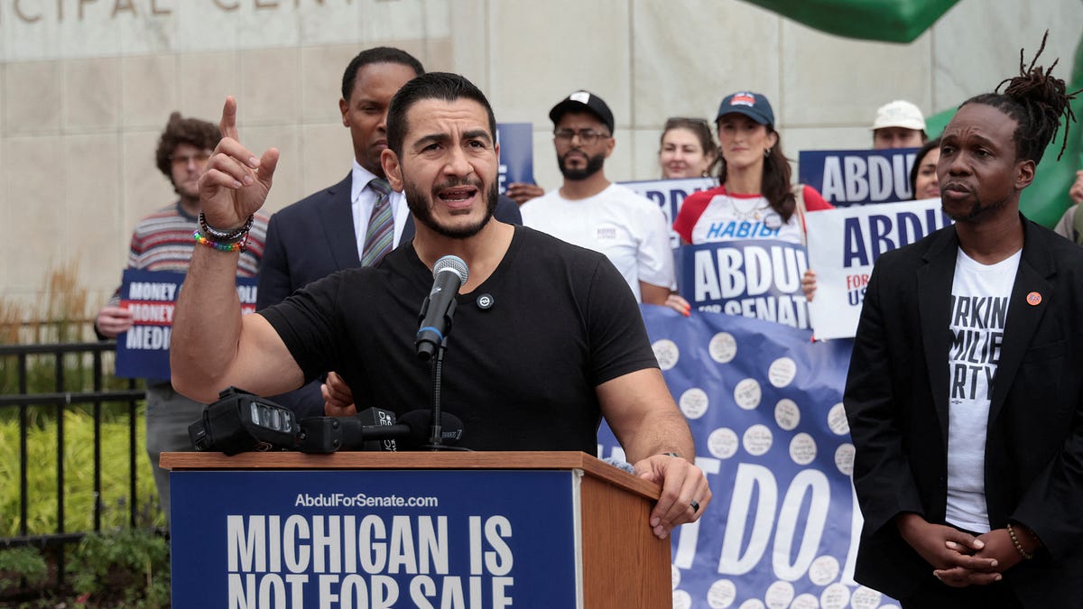 Here's Why Trump and Corporate Democrats Are Panicking About Progressives