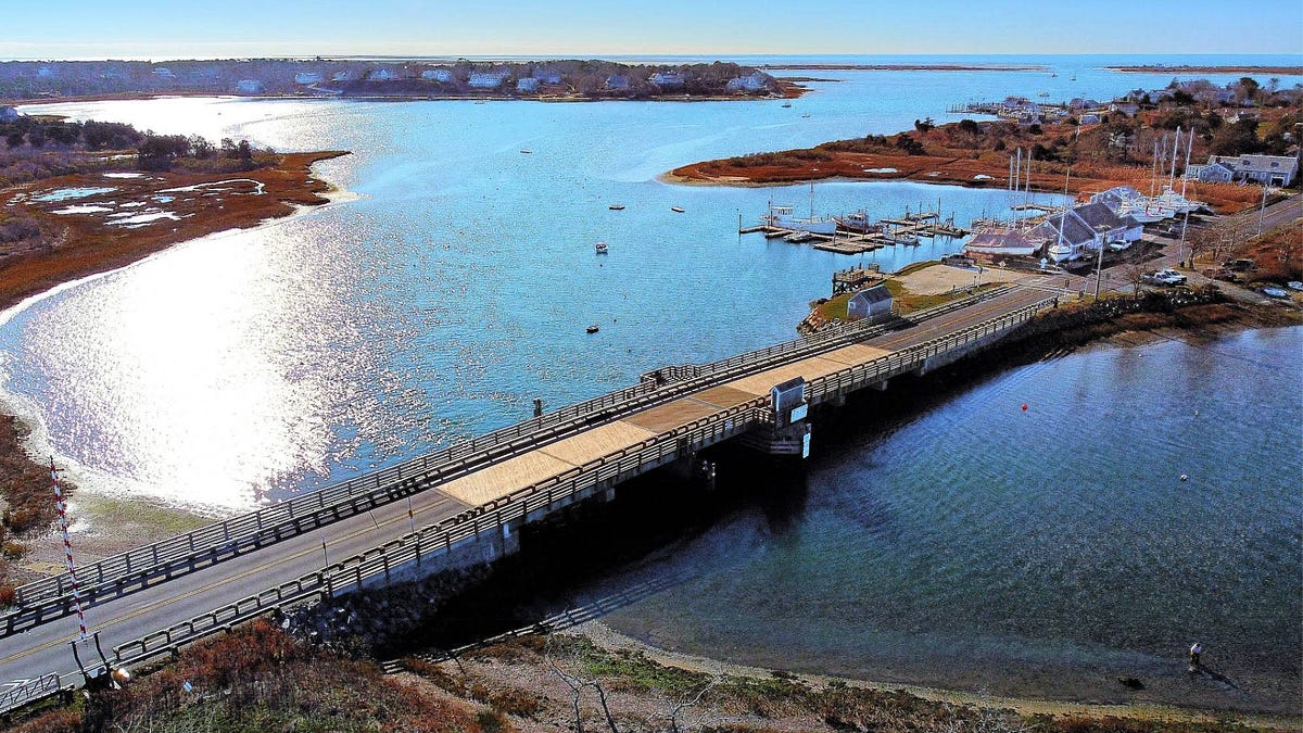 A Wooden Deck For the Powder Point Bridge?